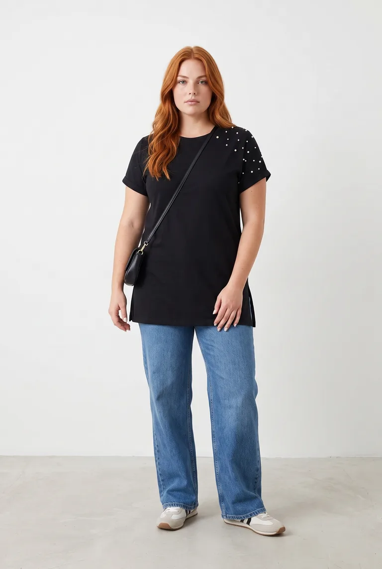 Boncuk Detaylı Yanları Yırtmaçlı Pamuk Karışımlı Büyük Beden T-Shirt